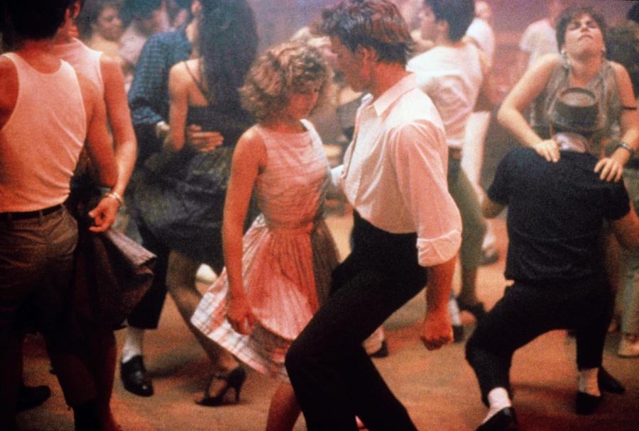 Dirty Dancing (1987) Pers: Patrick Swayze, Jennifer Grey Dir: Emile Ardolino Ref: DIR002AK Photo Credit: [ Vestron / The Kobal Collection ] Editorial use only related to cinema, television and personalities. Not for cover use, advertising or fictional works without specific prior agreement