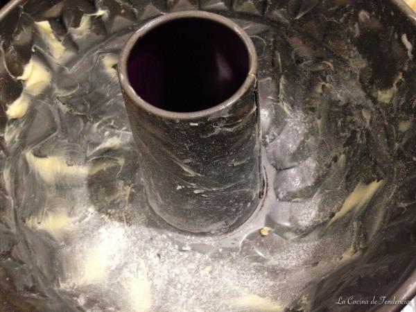 bundt cake de chocolate y plátano