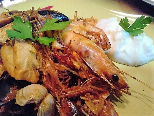 Fideuà de salmón (3)