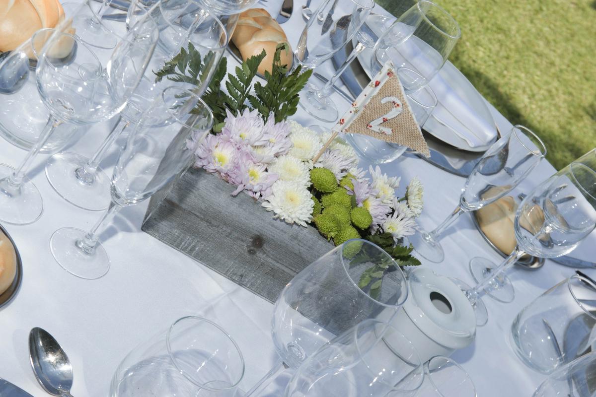 colores-de-boda-93-organizacion-bodas-centro-de-mesa-caja-flor-3