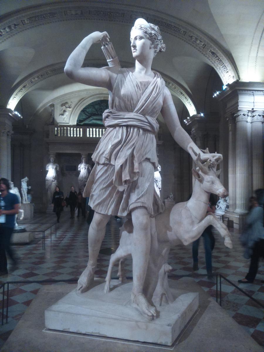 Diana de Versalles, (Sala de las Cariátides)