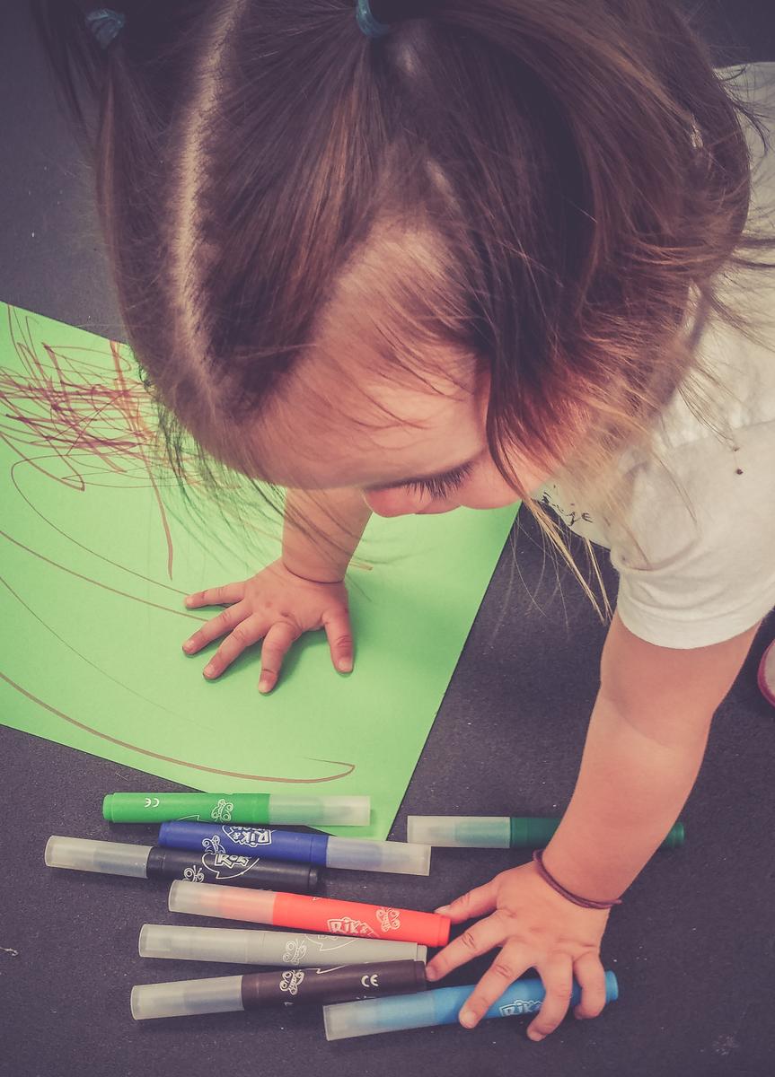 conciliar niños mamá papá padres abuelos pediatras saluz escuela infantil útopia