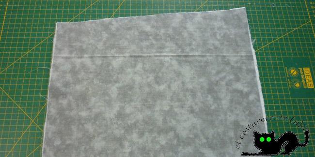 Colocamos la guata en la tela interior