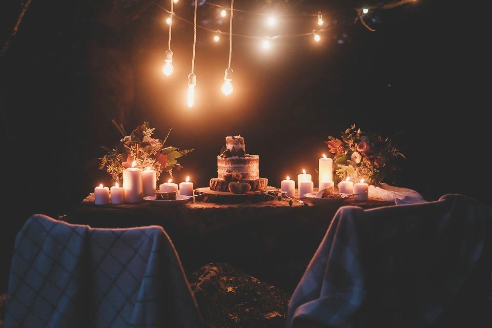 Decoración de fiestas cálidas en All Lovely Party