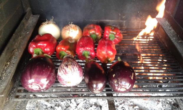 Asamos las verduras para escalivada