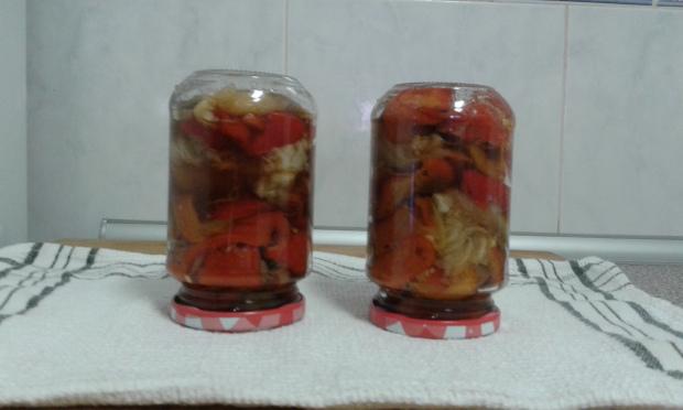 Colocamos los frascos de escalivada boca abajo