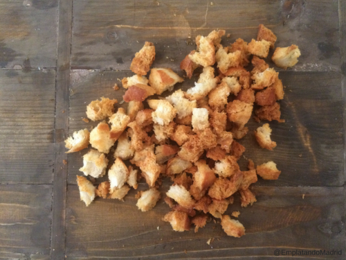 Los crutones tostados al horno.