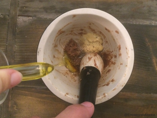 Emulsionando la salsa César