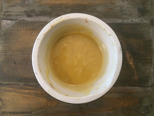 La salsa César casera lista