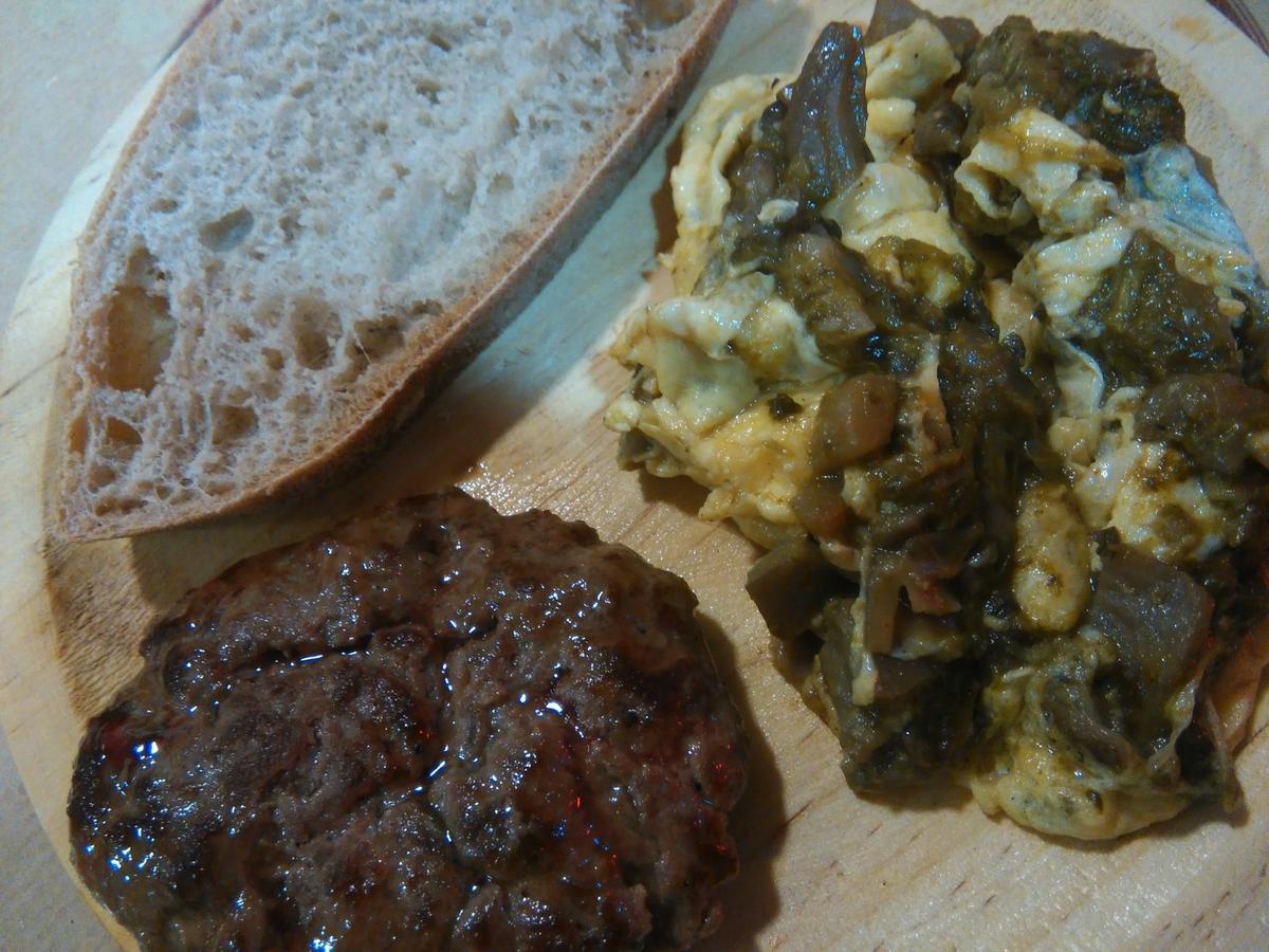 "Mini Galeguesa con revolto de grelos, castañas e cogumelos" - Casa Galeguesa