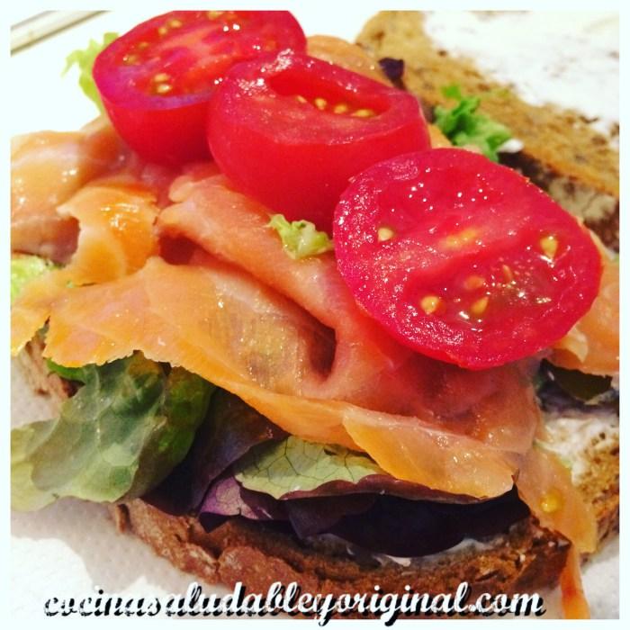 sándwich de salmón