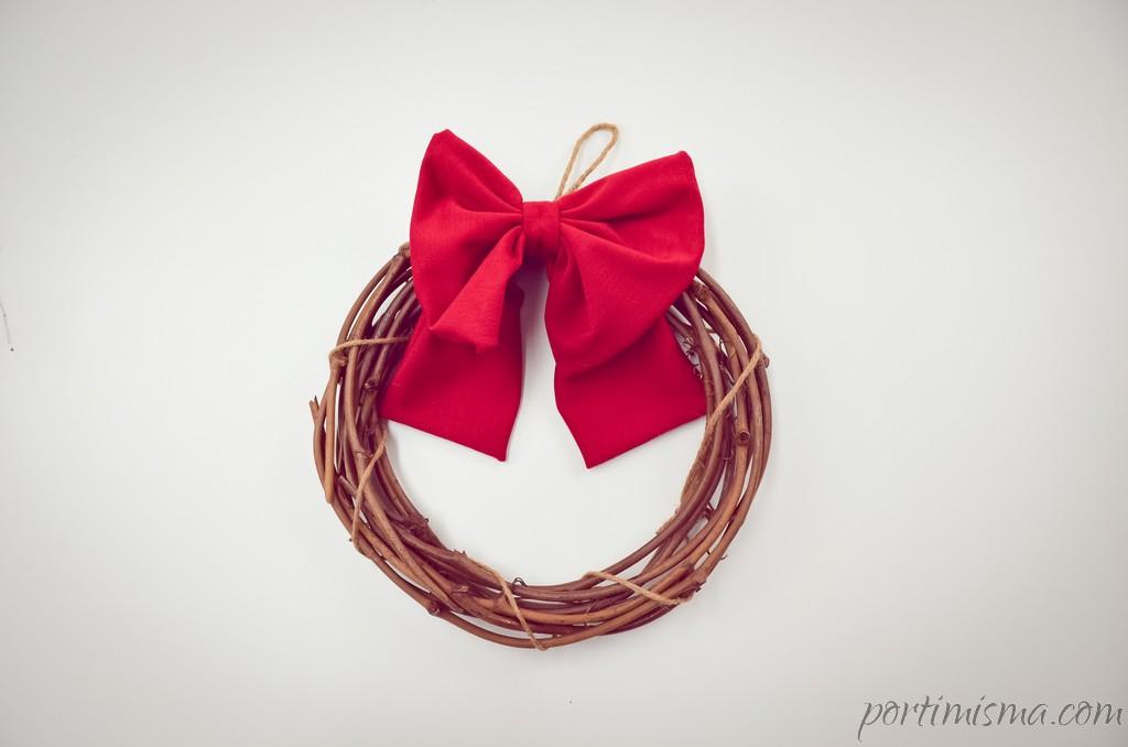 10CB CORONA NAVIDAD LAZADA ROJA