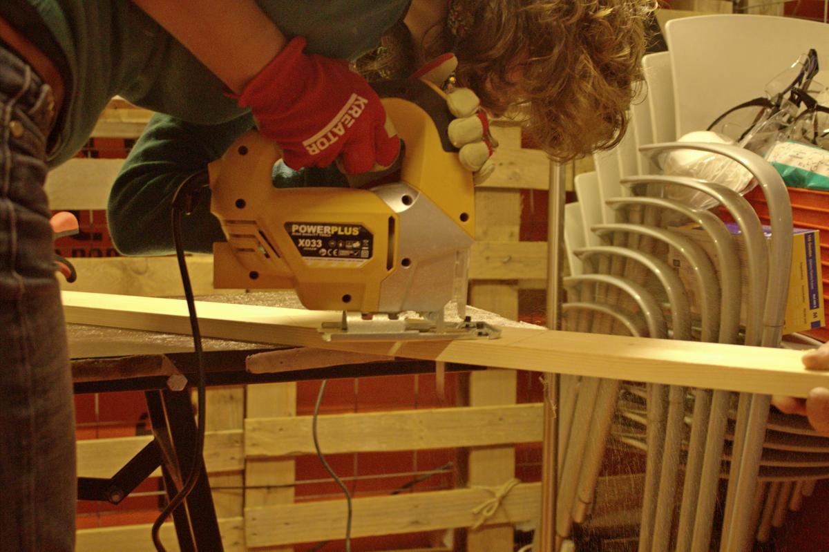 árbol de Navidad con palets - Cortar las partes con la caladora