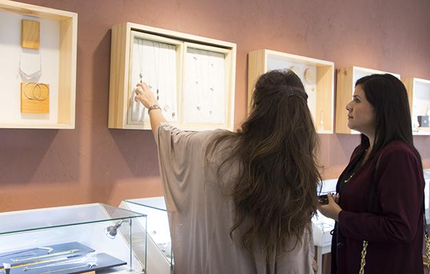 5 Galería. Joyas de de diseño_Claudia Lira_Joanne Mc Kay_Zaunick_PuroDiseño_Ana López_fashion blogger peruana_peru fashion blogger_blog fashion everywhere_www.fashioneverywhere.pe_1 (2)