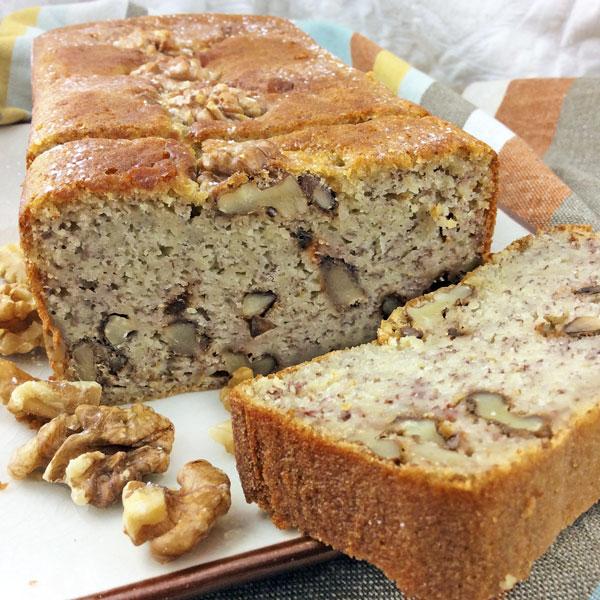 bizcocho-de-platanos-cortado