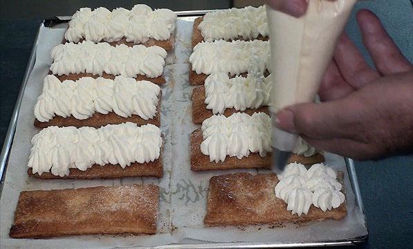 Milhojas de Nata (crema de leche)72