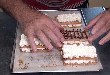 Milhojas de Nata (crema de leche)77