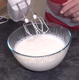 Milhojas de Nata (crema de leche)40