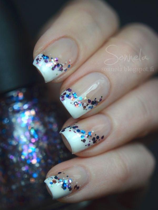 uñas decoradas de blanco