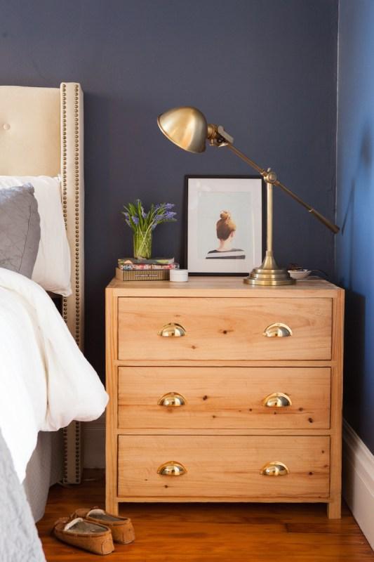 Pintar el dormitorio de azul oscuro