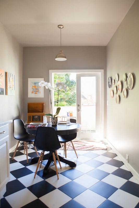 Cocina con blanco y negro