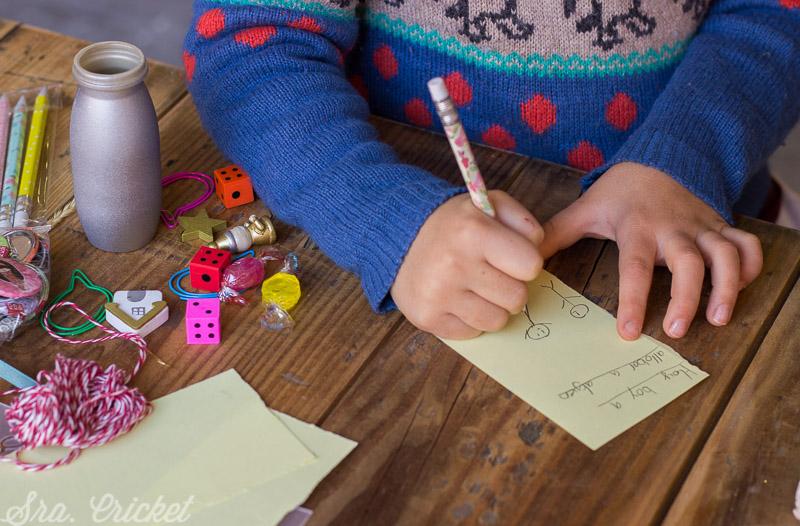 manualidad navideña con botes de actimel