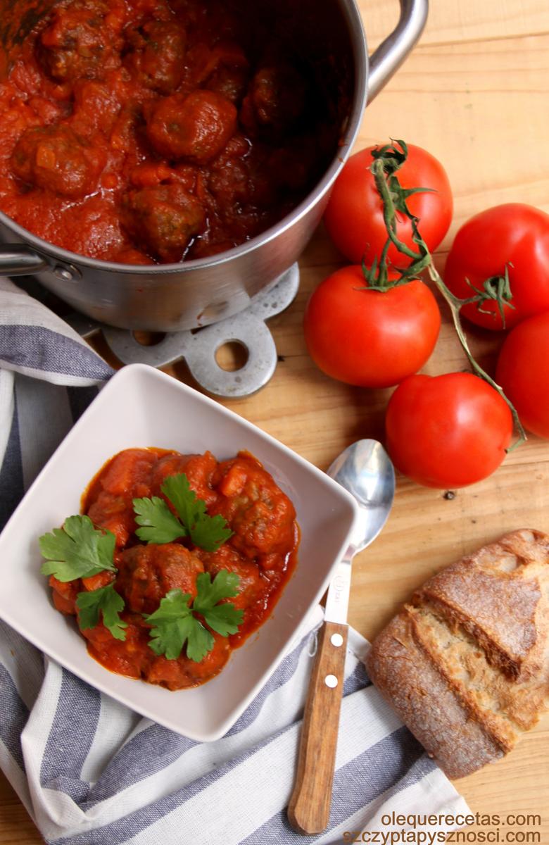 Albóndigas con salsa de tomate