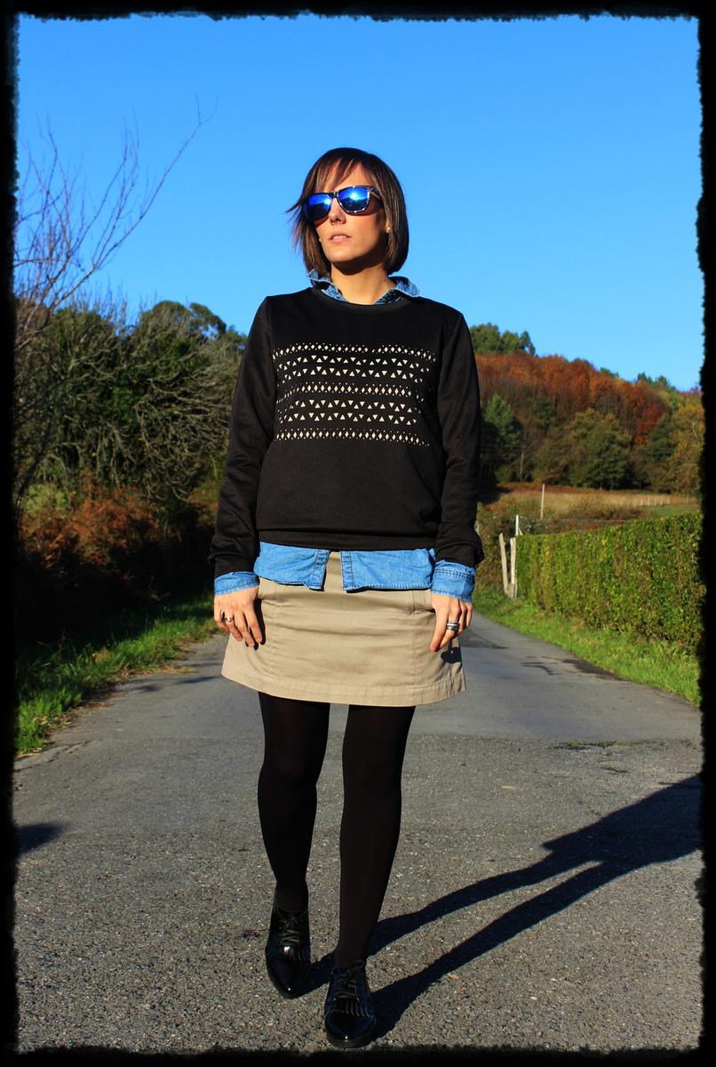 Look con sudadera chic