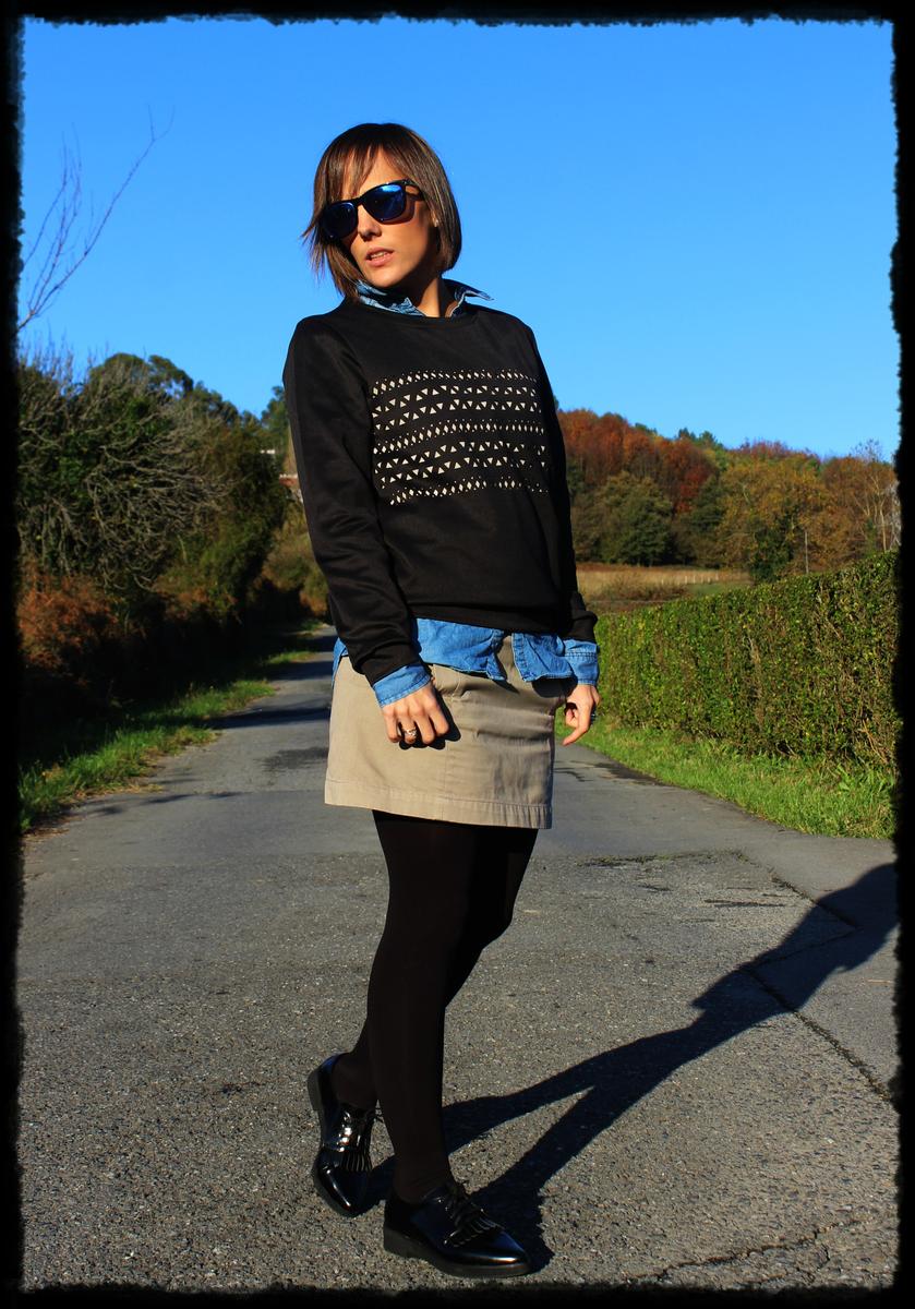 Look con sudadera chic