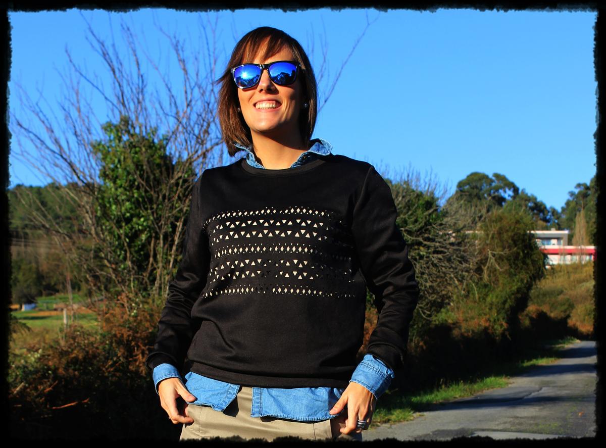 Look con sudadera chic