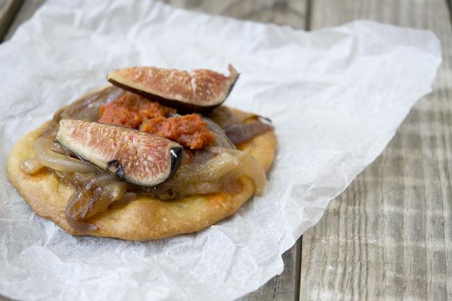 coca-de-cebolla-y-sobrasada-horizontal