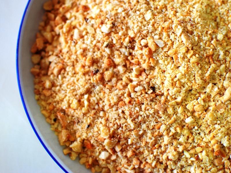 Frutos secos picados.