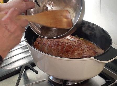 Lomo relleno de jamón y setas69