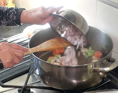 Lomo relleno de jamón y setas58