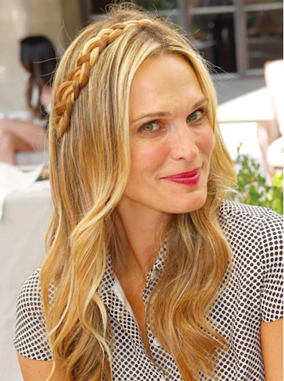 fina de adorno en pelo largo