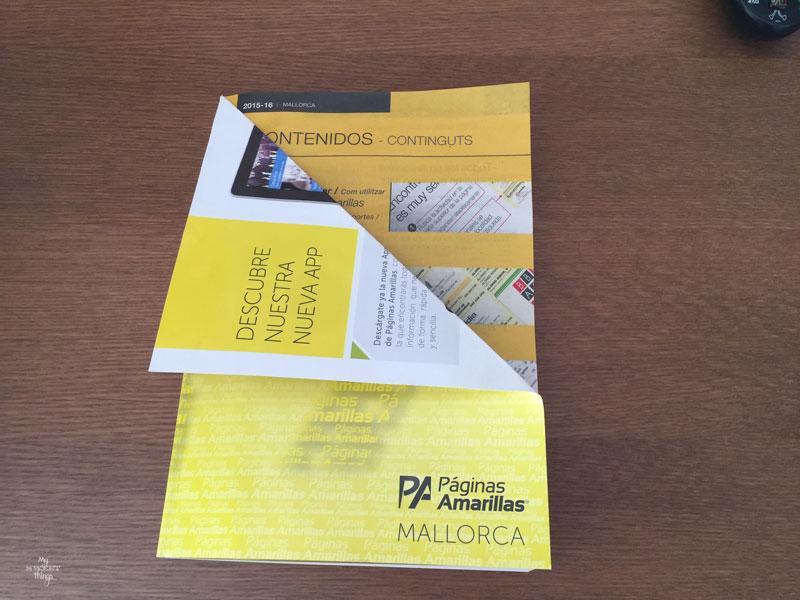 Como hacer un árbol de Navidad con una revista, con sólo tres sencillos pasos | Via www.sweethings.net