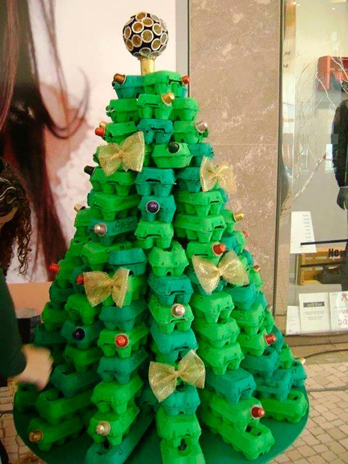 DIY alternative Christmas trees made out of recycled or up cycled objects | Via www.sweethings.net