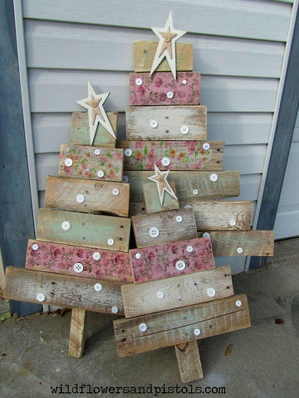 DIY alternative Christmas trees made out of recycled or up cycled objects | Via www.sweethings.net