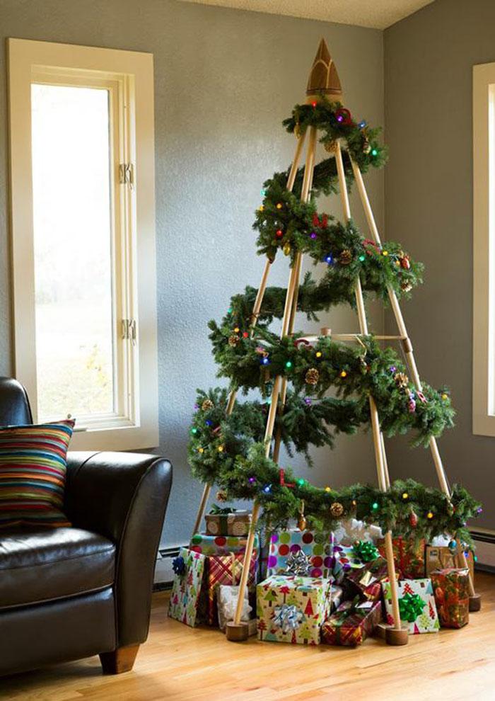DIY alternative Christmas trees made out of recycled or up cycled objects | Via www.sweethings.net