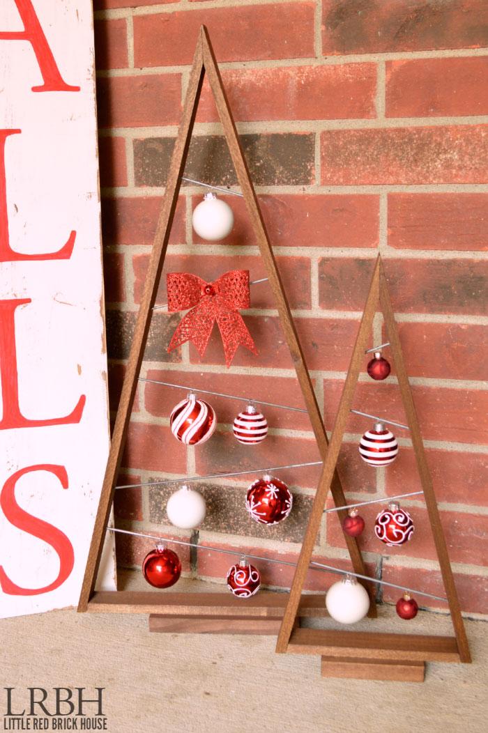 DIY alternative Christmas trees made out of recycled or up cycled objects | Via www.sweethings.net