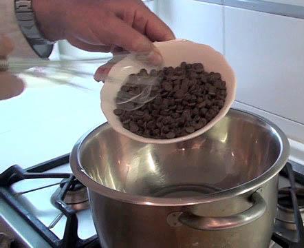 turrón de chocolate con avellanas04