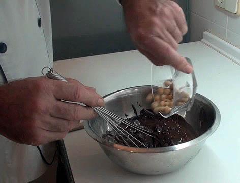 turrón de chocolate con avellanas12