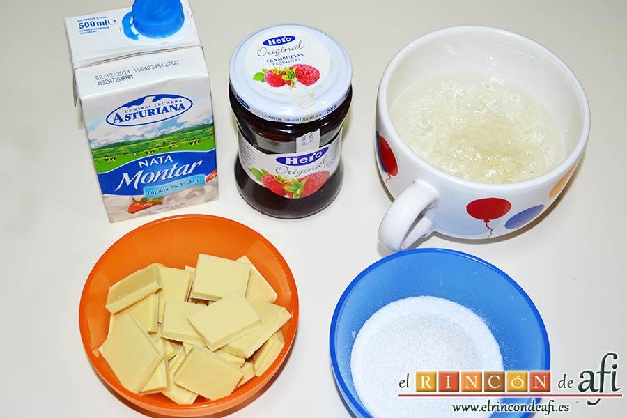 Panacota de chocolate blanco con mermelada de frutos rojos, preparamos los ingredientes