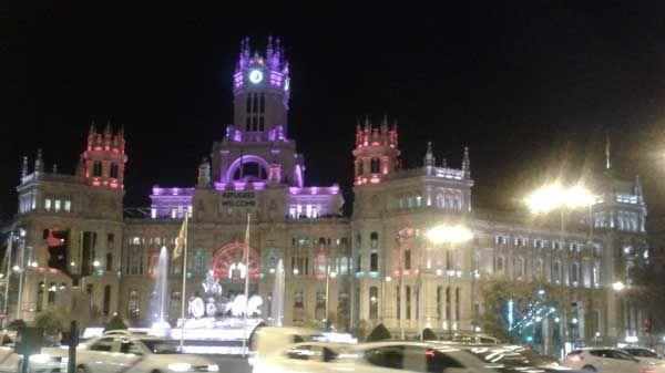 El ayuntamiento de madrid iluminado