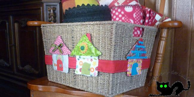 Nuestra cesta decorada con las casitas