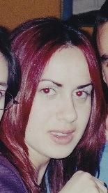 Yo mi pelo teñido granate