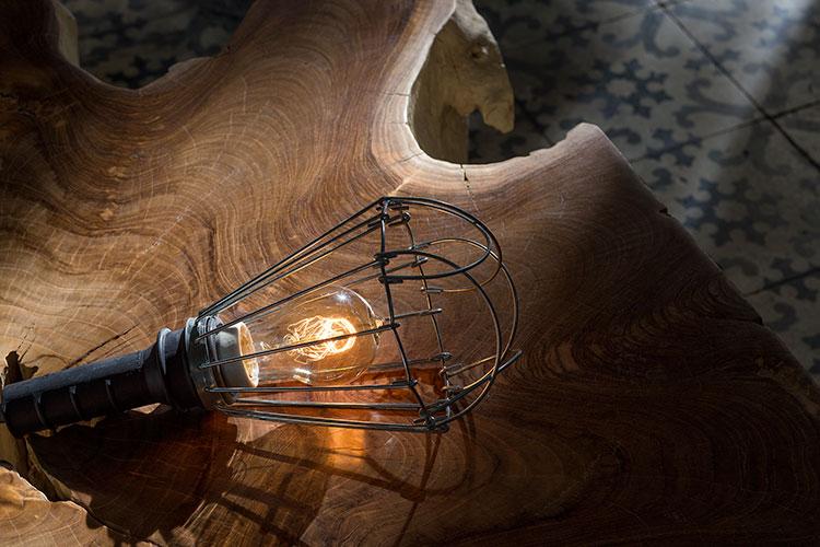 HomeLifeStyle-Magazine-Loft-Botanic-light-table