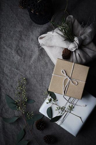03-christmas-wrapping- paper