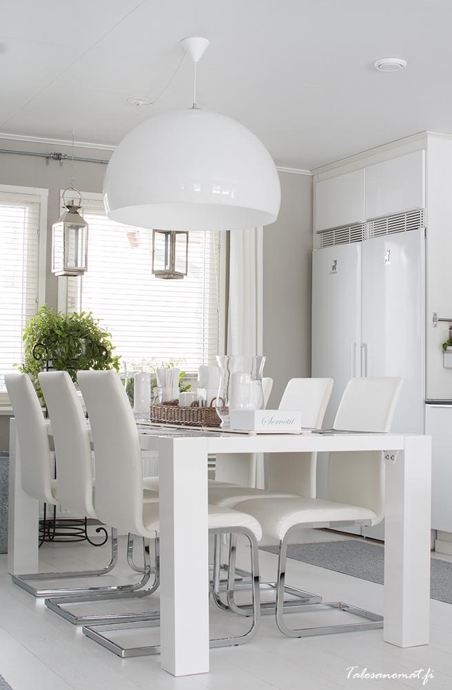 decoración con estrellas en una casa de estilo nórdico 2