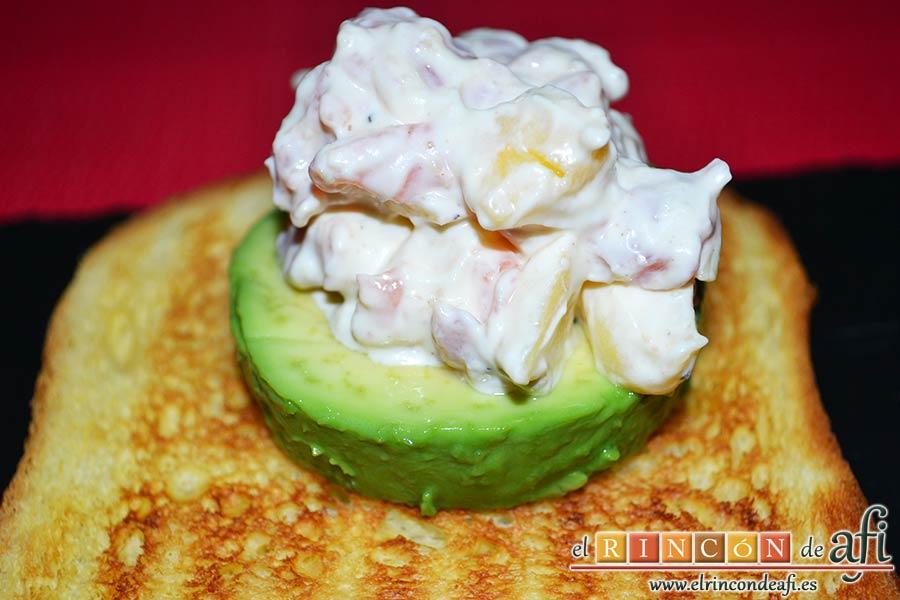 Montaditos de salmón marinado y manzana, sugerencia de presentación
